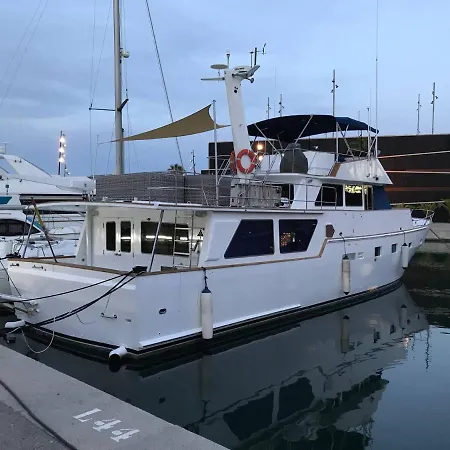 Toro Botel