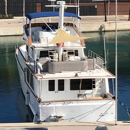 Toro Hotel en barco Barcelona